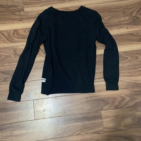 roots crewneck/long sleeve tshirt - Picture 2 of 3